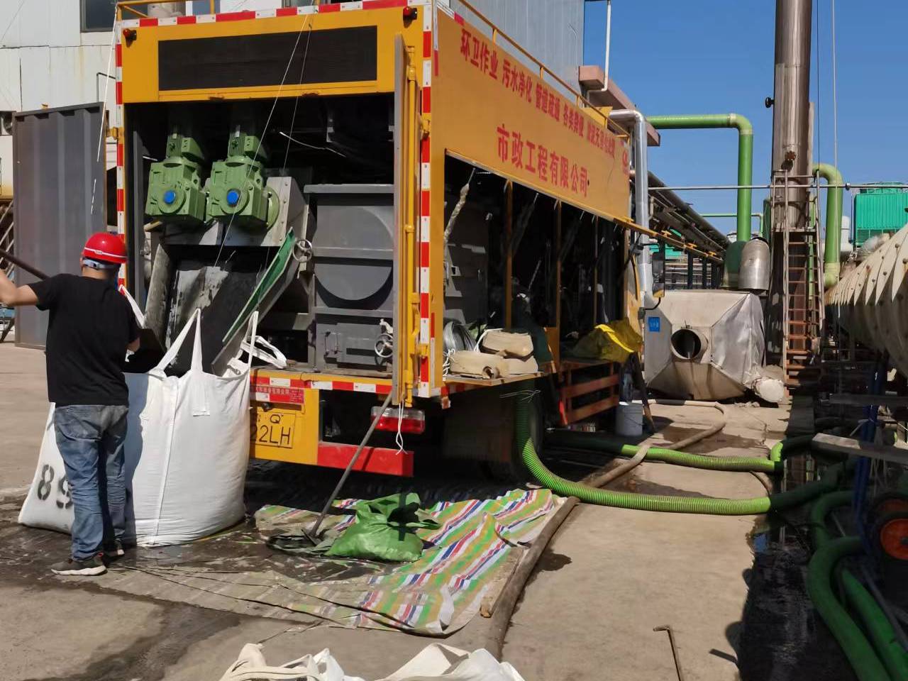 津南淤泥压干处理